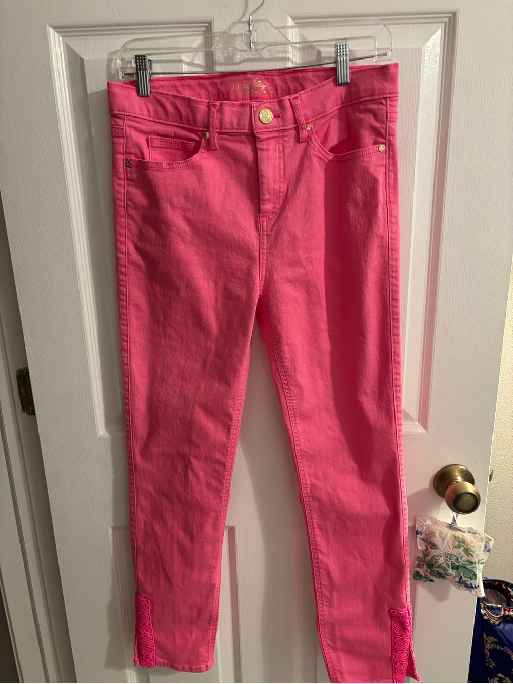 Lilly Pulitzer Hot Pink Cropped stretchy Jeans Lace embroidered trim size 10